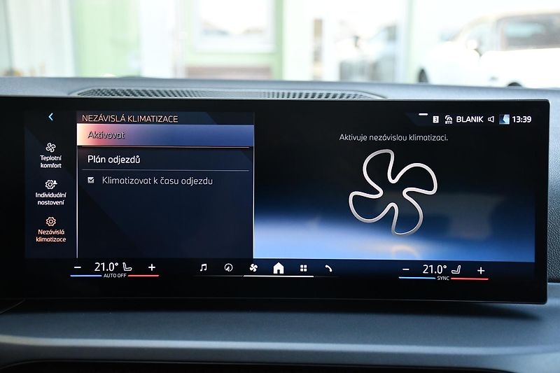 BMW i4 eDrive35 FACELIFT 3L-ZÁRUKA 1M - fotka 31 z 45