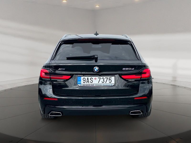 BMW Řada 5 (2023) xDRIVE 520d 140kW 4x4 CZ - fotka 5 z 11