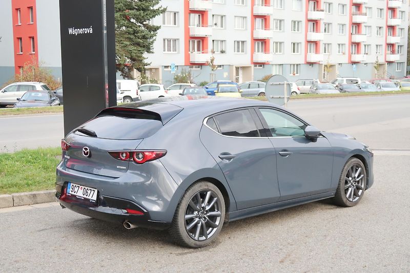 Mazda 3 HB 2,0 G150 AT, Bose,serv.,DPH - fotka 5 z 28