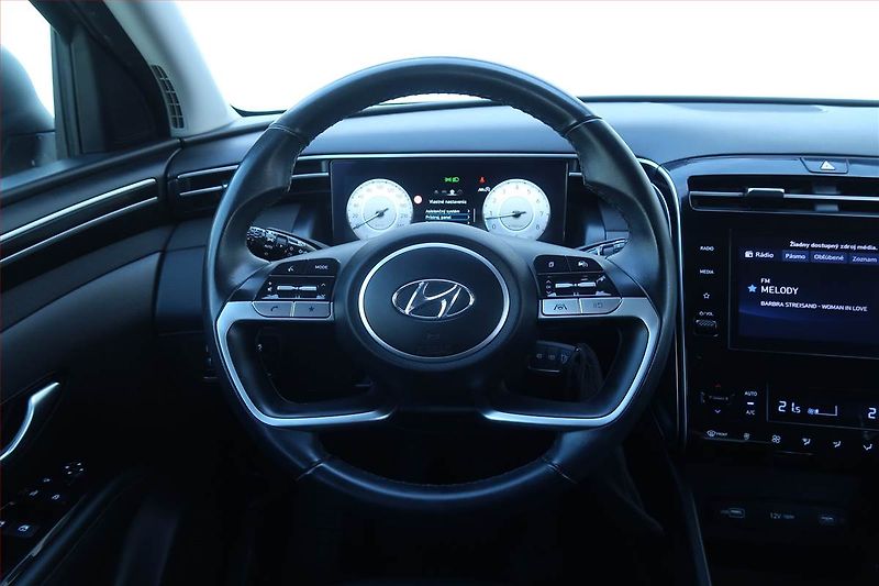 Hyundai Tucson (2021) Family 1.6 T-GDI - fotka 16 z 22