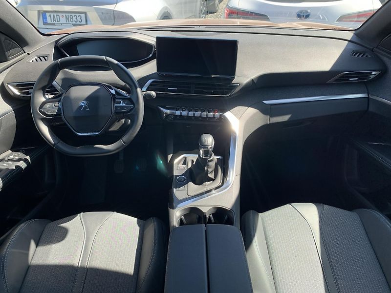 Peugeot 5008 ALLURE PACK 1,2 PureTech 96kW - fotka 2 z 29