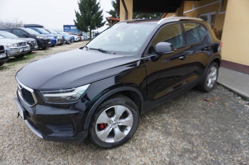 Volvo XC40 (2018) - fotka 2 z 35
