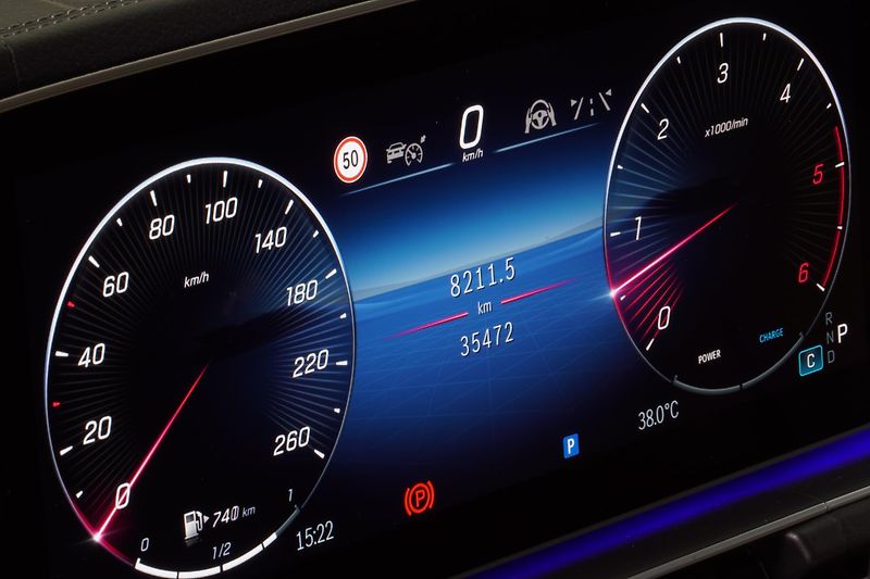Mercedes-Benz GLS 350D,AMG,NZ.TOP,TAŽNÉ,ČR,ZARUK - fotka 17 z 42