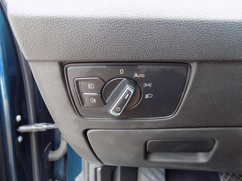 Volkswagen Passat 2,0 TDI R-LINE, MATRIX, ALCAN. - fotka 36 z 42