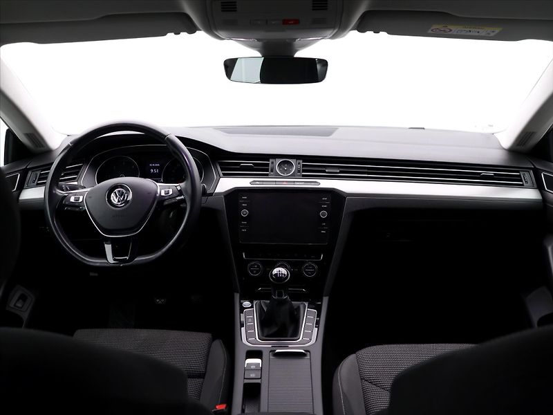 Volkswagen Arteon 2,0 TDI 110kW DPH - fotka 30 z 37