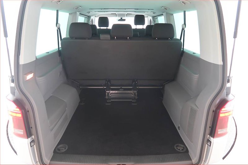 Volkswagen Caravelle (2024) Comfortline 2.0 TDI, ČR, 1Maj - fotka 14 z 19