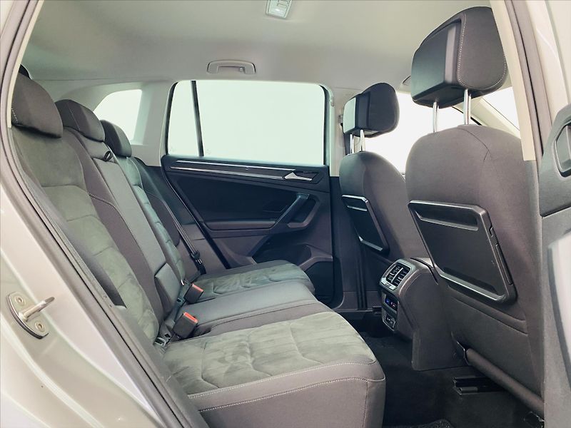Volkswagen Tiguan 2,0 TDI DSG 4x4 Highline - fotka 7 z 24