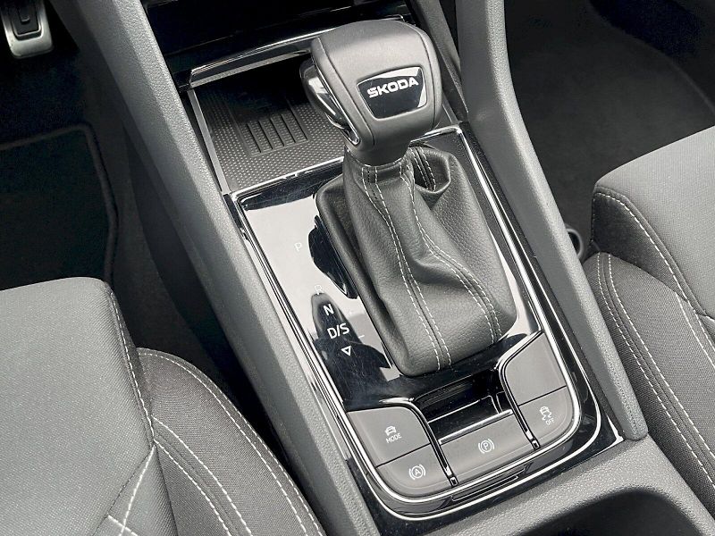 Škoda Karoq (2026) 1.5 TSI 110 kW DSG SportLine - fotka 13 z 35