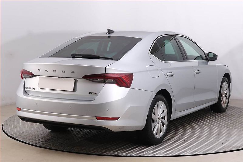 Škoda Octavia (2024) Style 1.5 eTSI mHEV - fotka 5 z 20