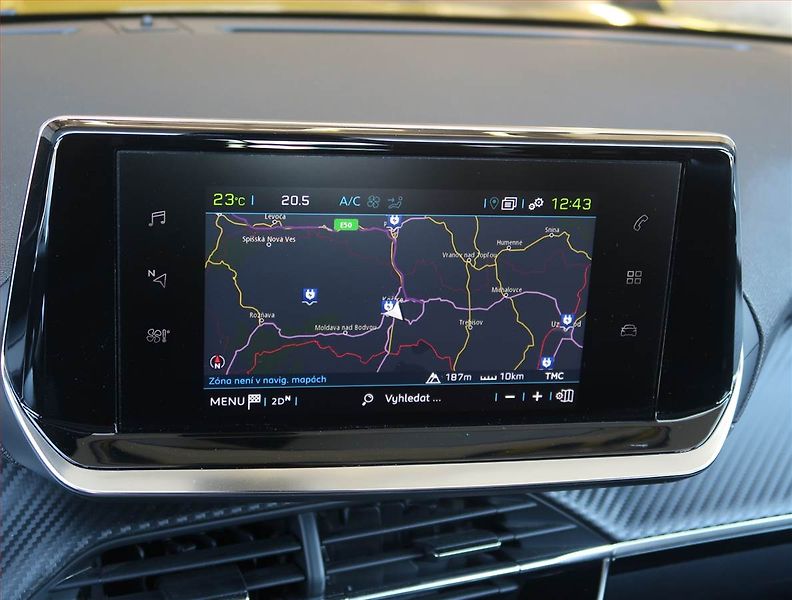 Peugeot 208 (2021) 50 kWh, SoH 90%, Automat - fotka 20 z 22