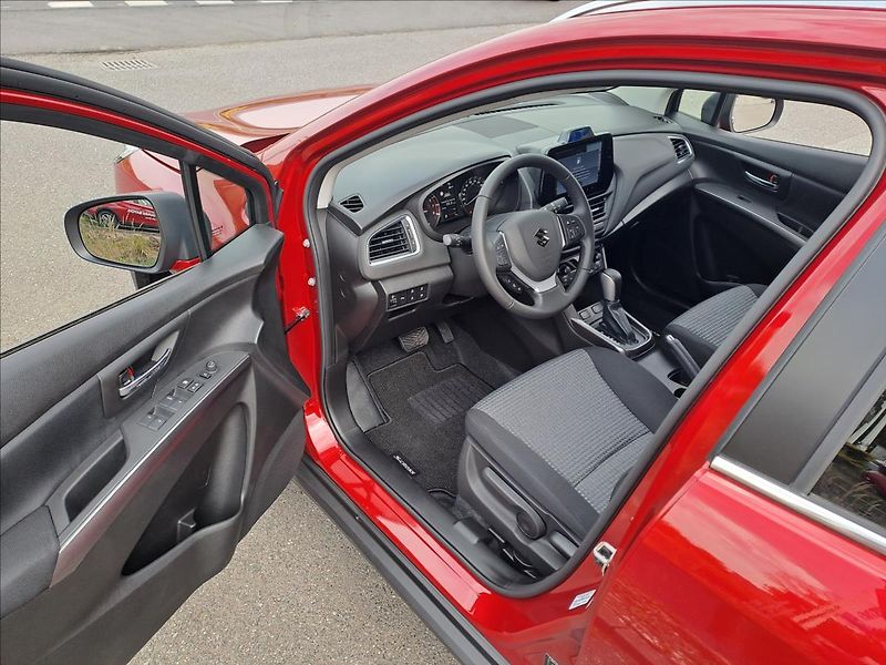 Suzuki S-Cross (2026) 1,4 BoosterJet Premium AT - fotka 8 z 19