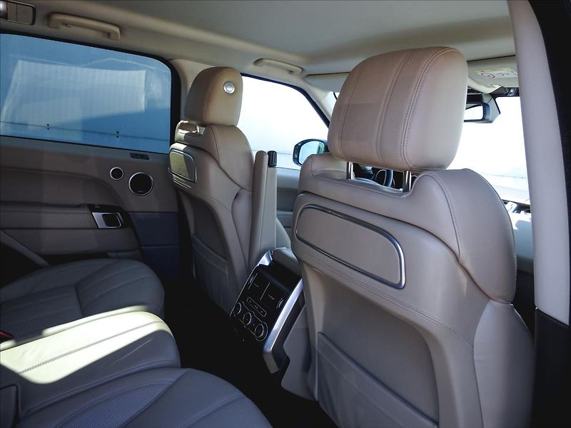 Land Rover Range Rover Sport 4,4 HSE SDV8 1. MAJITEL ČR - fotka 27 z 36