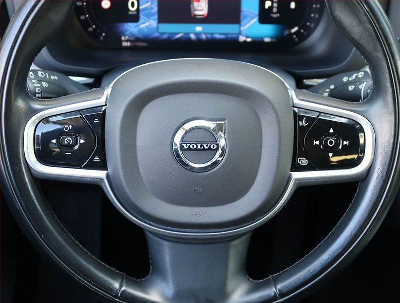 Volvo XC60 (2022) Inscription B5 AWD - fotka 17 z 24