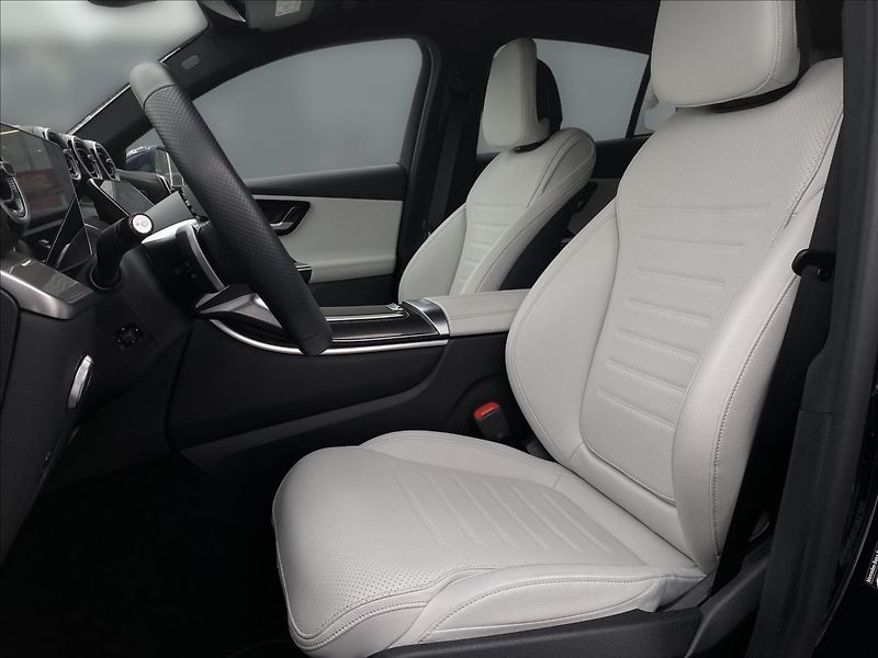 Mercedes-Benz GLC 300 de 4M kupé hybrid - fotka 10 z 29