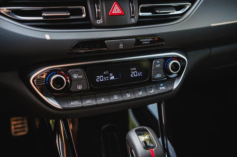 Hyundai i30 (2025) 1.0 T-GDI, N-LINE, DPH - fotka 21 z 26