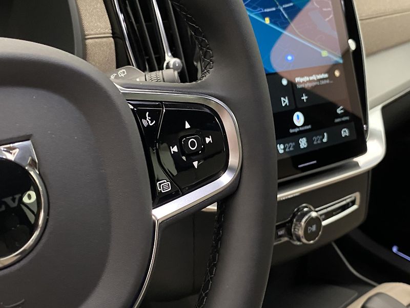 Volvo XC90 (2026) T8 AWD Plug-in CORE 7m - fotka 28 z 64