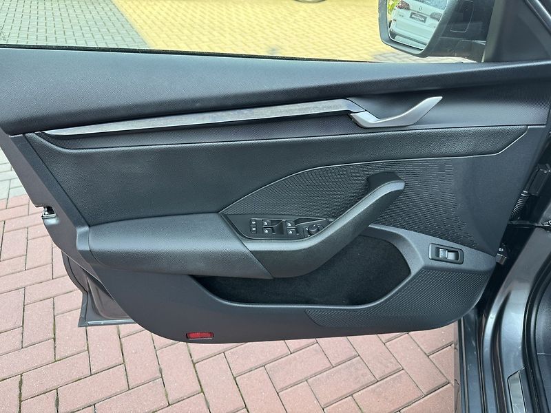 Škoda Octavia (2025) RS 2.0TSi DSG LED Webasto Pano - fotka 30 z 50