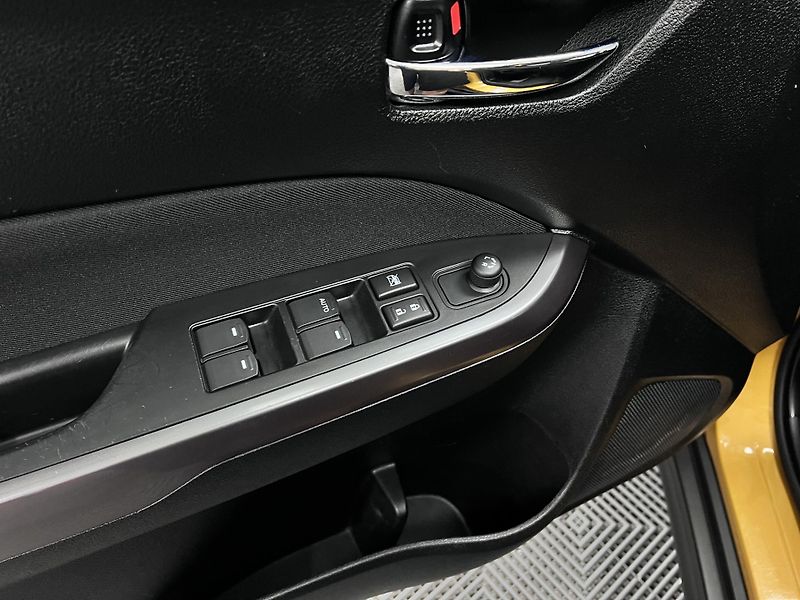 Suzuki Vitara 1.4i 103 kW, 2019 REZERVACE - fotka 11 z 29