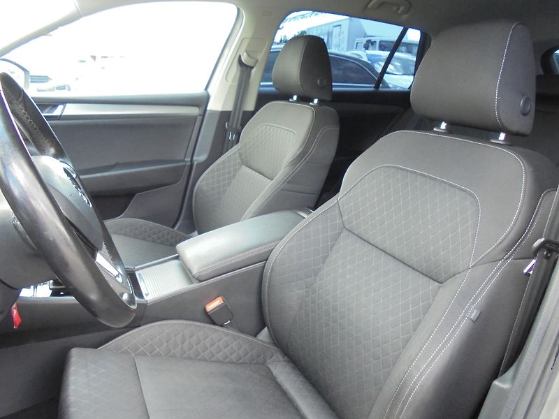 Škoda Superb (2015) 2.0TDI-110kw-DSG-NOVÝ MODEL - fotka 11 z 12