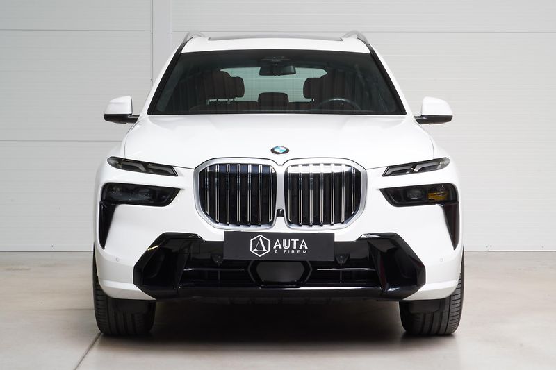 BMW X7 Xdrive40d,Mpaket,ČR,DPH,Tažné - fotka 2 z 40