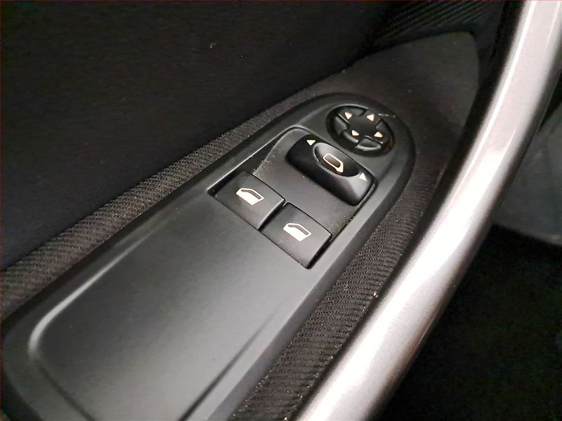 Peugeot 308 (2012) 1.4 VTi, ČR,1.maj - fotka 16 z 16