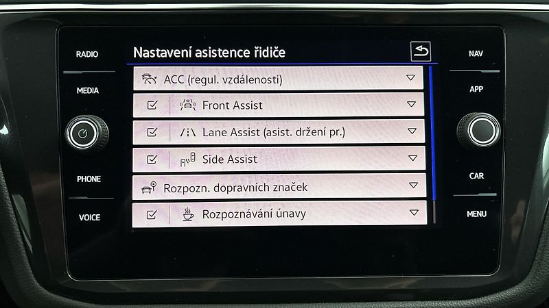 Volkswagen Tiguan Allspace 2.0 TDI DSG 4MOTION R-Line - fotka 26 z 30