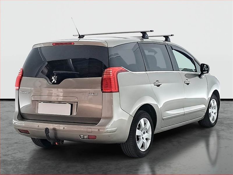 Peugeot 5008 (2013) 1.6 HDi, 7 míst, ČR,1.maj - fotka 5 z 17