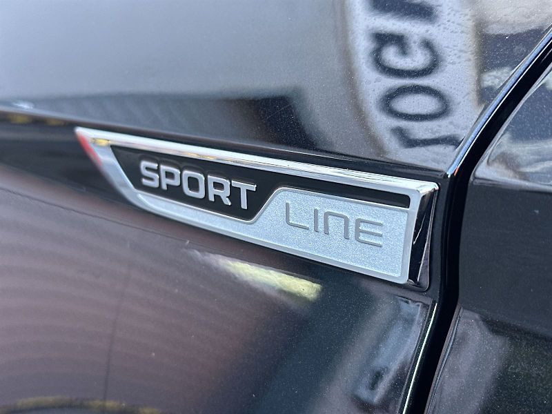 Škoda Karoq (2022) 2.0 TDI Sportline - fotka 26 z 33