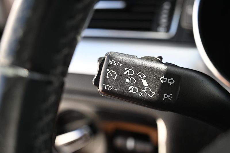 Škoda Superb 2.0TDI 125KW rezervace 3/2011 - fotka 41 z 43