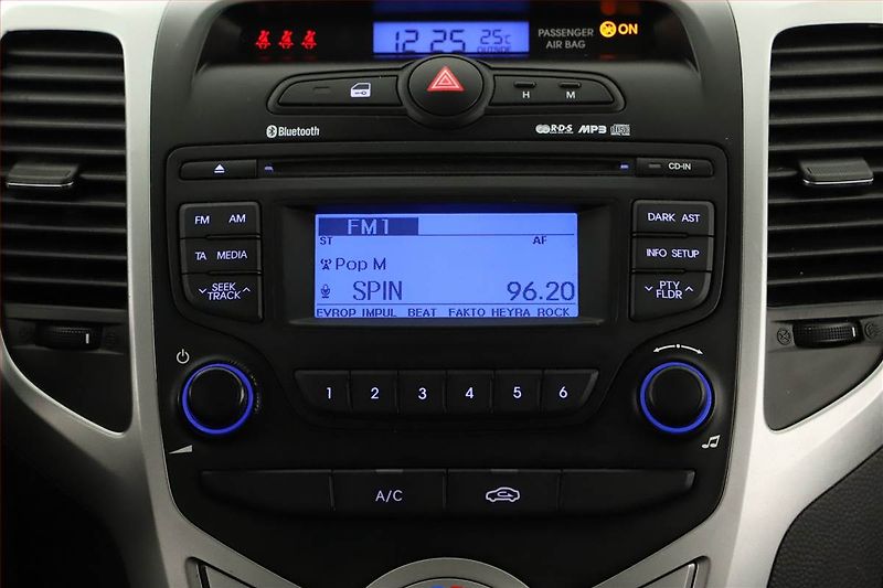 Hyundai ix20 (2014) 1.6 CRDi, Tažné, jezdí výborně - fotka 12 z 15