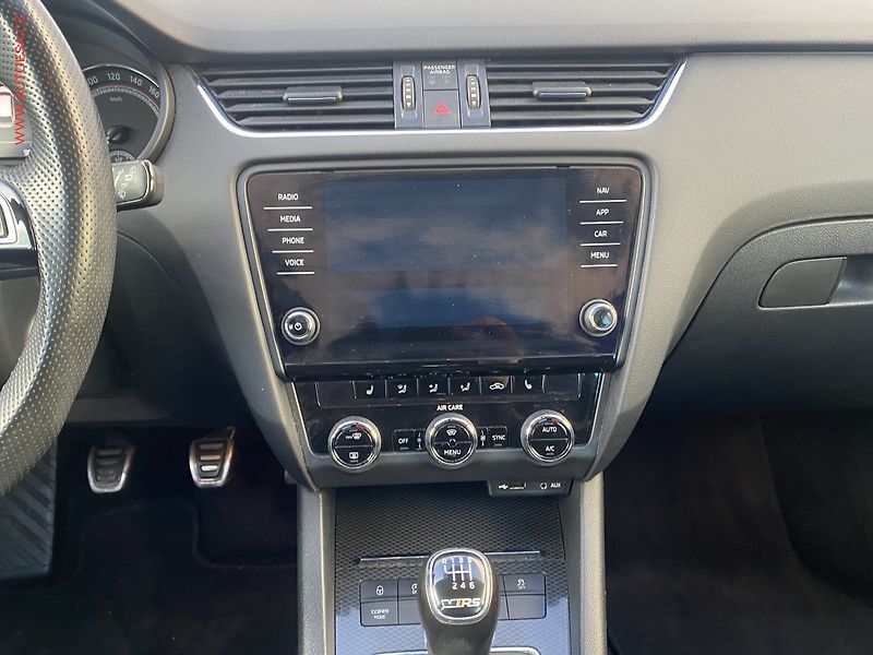 Škoda Octavia (2017) 2.0TDi, RS, LED, panor - fotka 12 z 19