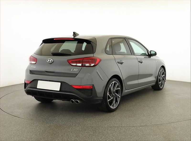 Hyundai i30 (2022) N-Line 1.5 T-GDI MHEV, ČR - fotka 5 z 20