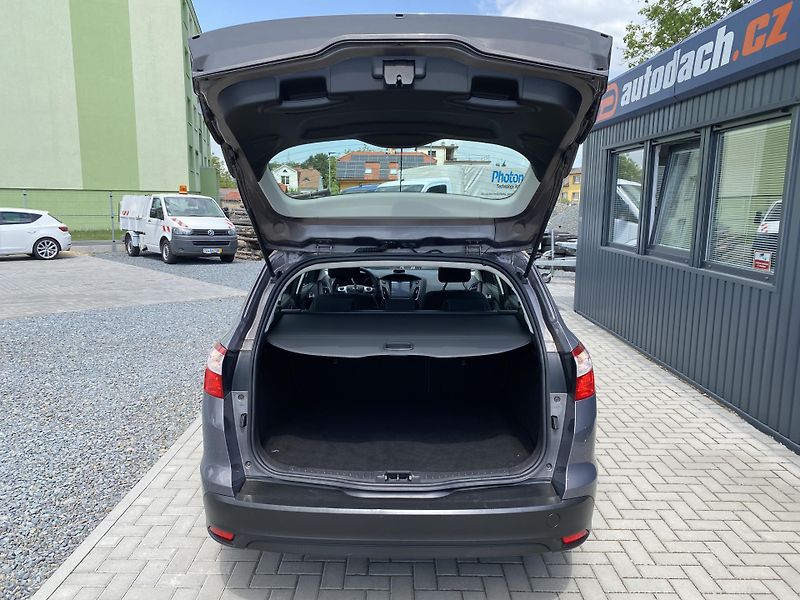 Ford Focus 1.6i 77kW - KLIMA - 118 000KM - fotka 29 z 39