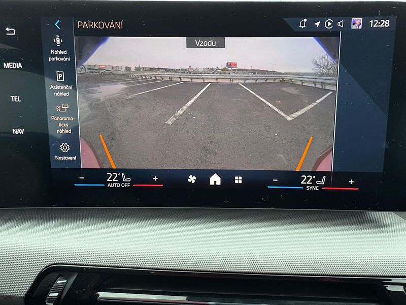 BMW Řada 2 (2024) LED, ACC, Kamera,2xAL sada kol - fotka 33 z 48