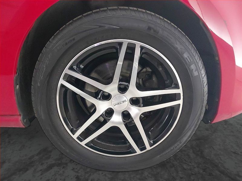 Volkswagen Golf (2013) 1.2 TSI, ČR,1.maj - fotka 15 z 16