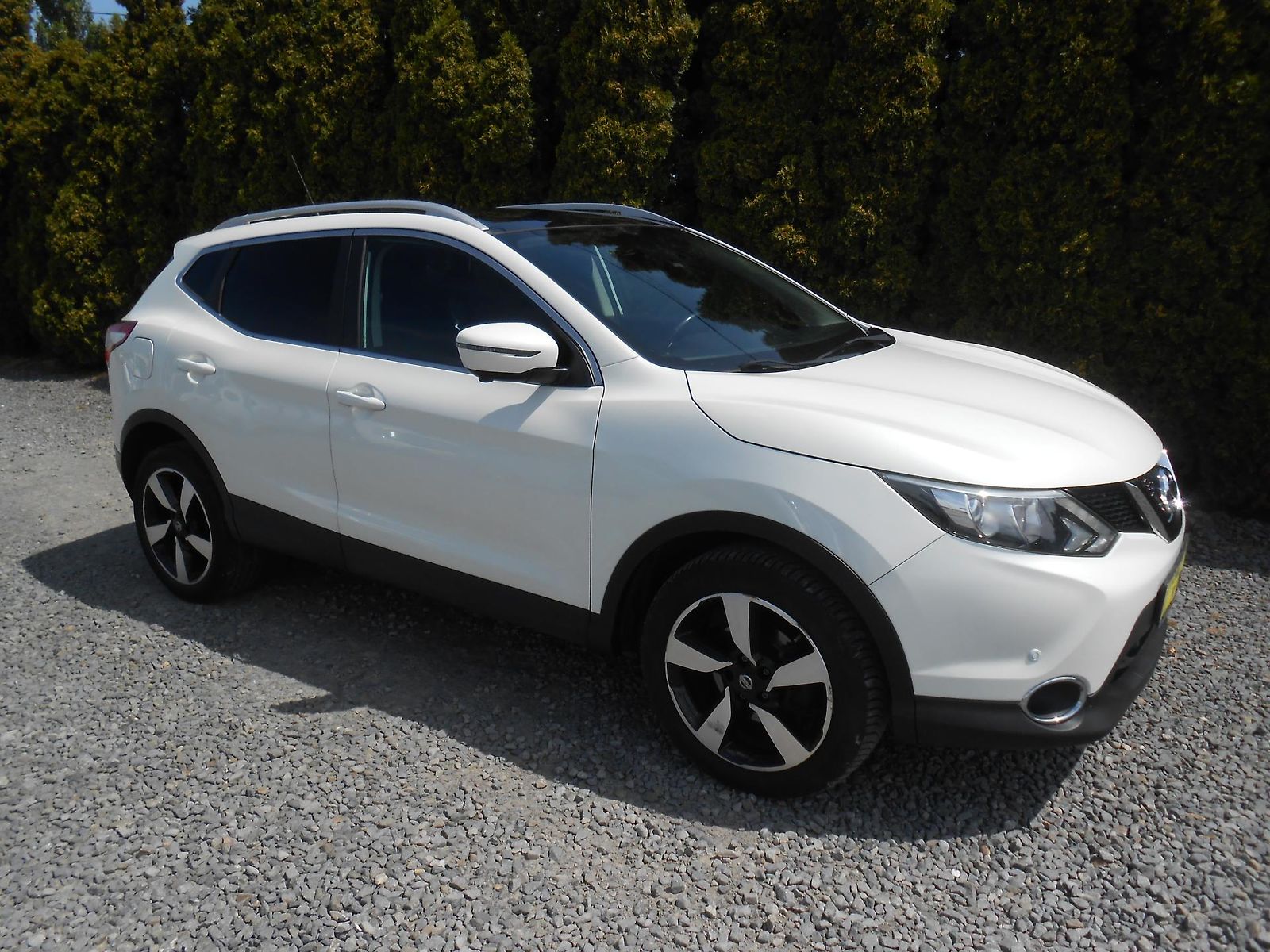 Nissan Qashqai 1.5DCi,LED,KAMERA,PANORAMA