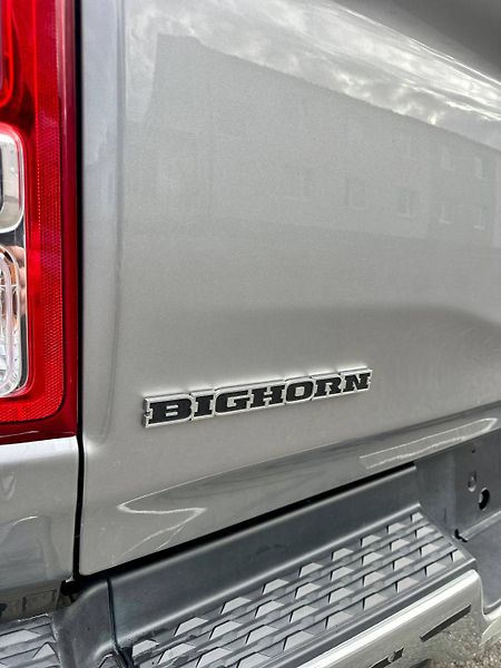Dodge RAM (2021) 1500 BIG HORN 5.7 V8 HEMI 4x4 - fotka 7 z 31
