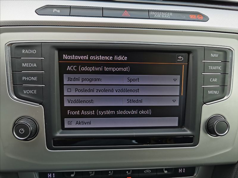 Volkswagen Passat Variant 2.0 TDI Comfortline - fotka 12 z 22