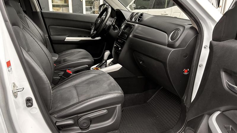 Suzuki Vitara 1.6i Automat - fotka 12 z 17