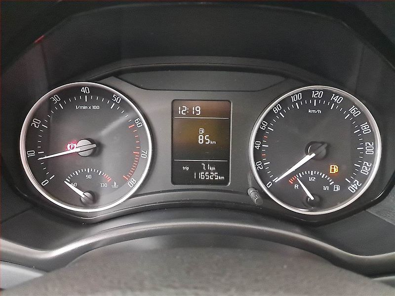 Škoda Octavia (2011) 1.6 - fotka 11 z 15