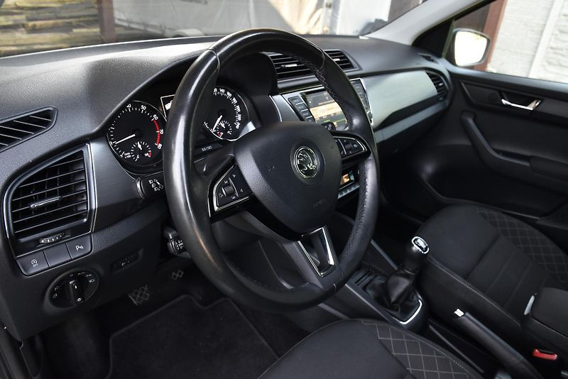 Škoda Fabia 1.2 TSi 6st STYLE,KLIMA,VÝHŘEV - fotka 9 z 50