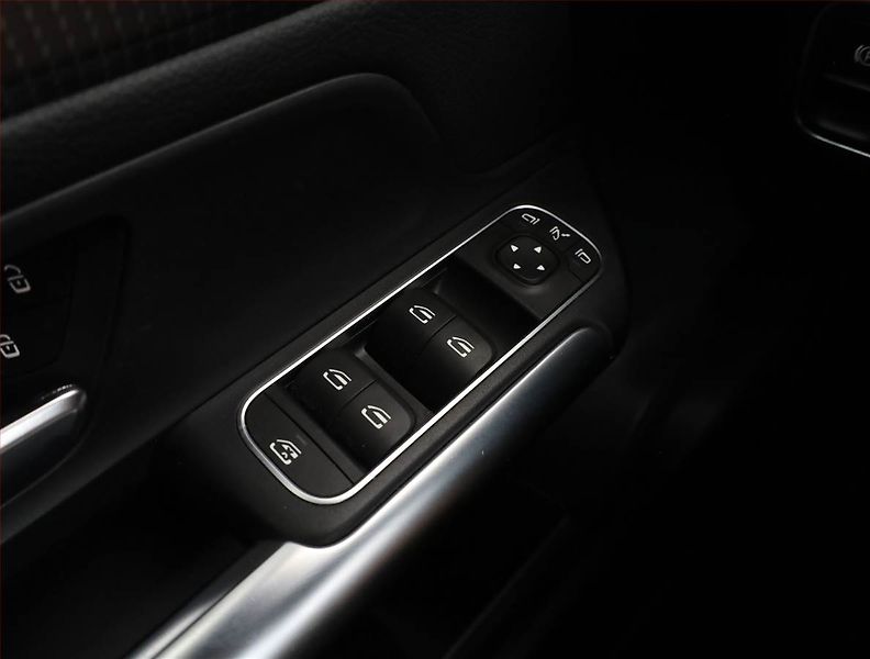 Mercedes-Benz Třídy B (2019) B 180 d, Automat, Kůže, Navi - fotka 16 z 18