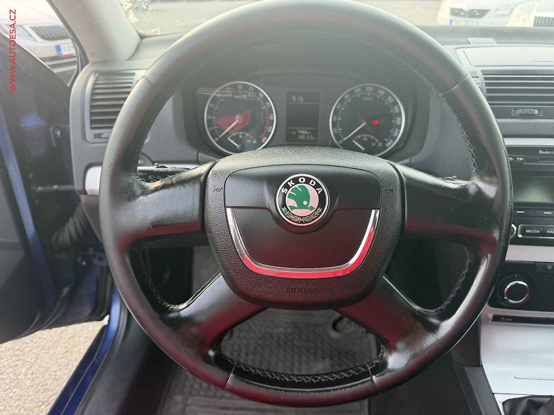 Škoda Octavia (2011) 1.6 TDi, ČR, AC, temp - fotka 12 z 16