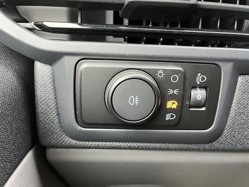 Ford Tourneo Custom (2025) AWD 170 PS Sport el. TZ,DPH - fotka 42 z 49