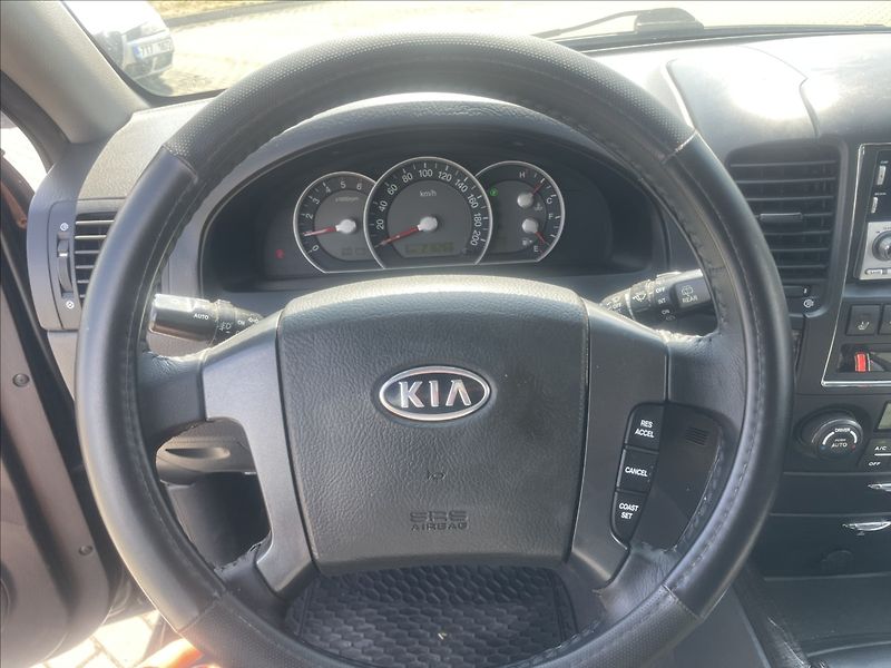 Kia Sorento 2,5 CRDi 125kw Automat Tažné - fotka 18 z 35