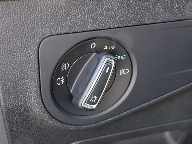 Volkswagen Tiguan 1,4 TSI 110kW DSG LED 1.Maj. - fotka 15 z 27