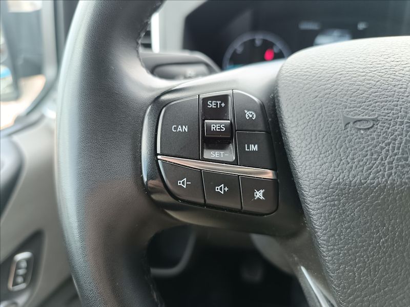 Ford Tourneo Custom 2,0 TDCi Titánium X, L2 - fotka 19 z 23