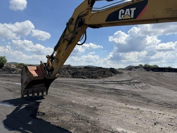Caterpillar (2013) 320E Long 22.5t bagr VÁHA - fotka 3 z 10