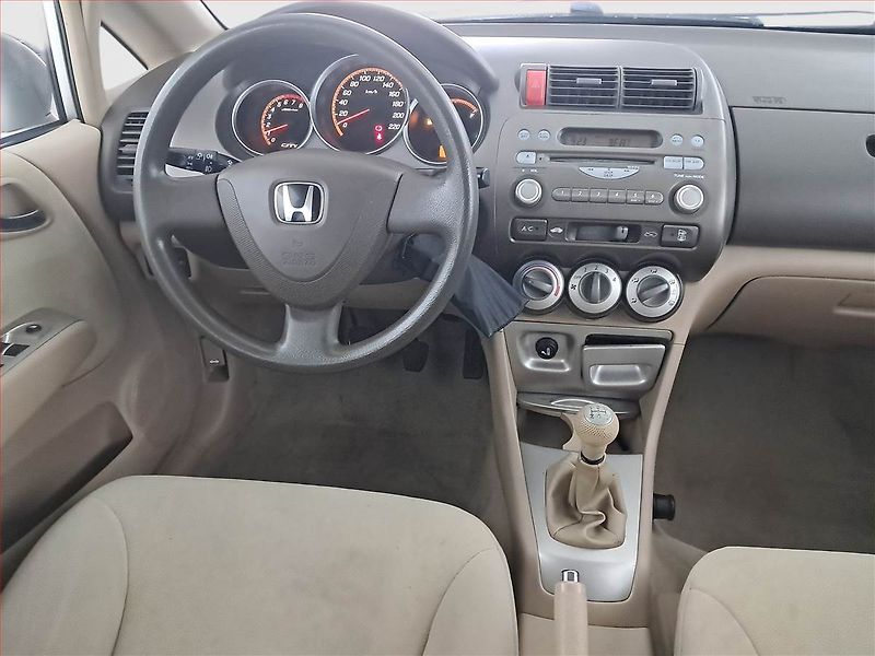 Honda City (2007) 1.4 i, nová STK, levný provoz - fotka 7 z 18