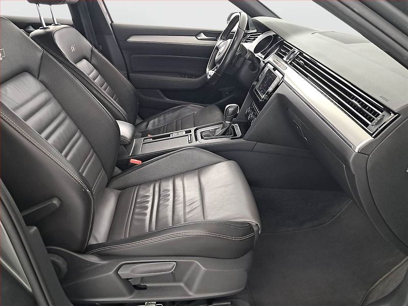 Volkswagen Passat (2017) R-Line 2.0 TDI, Automat, Kůže - fotka 9 z 19